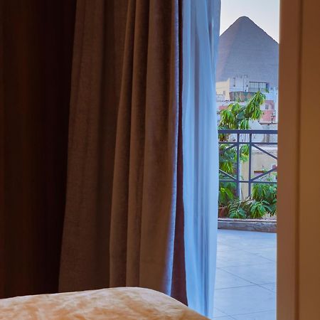 King Khufu Pyramids View Hotel Kafret el-Gabal Værelse billede