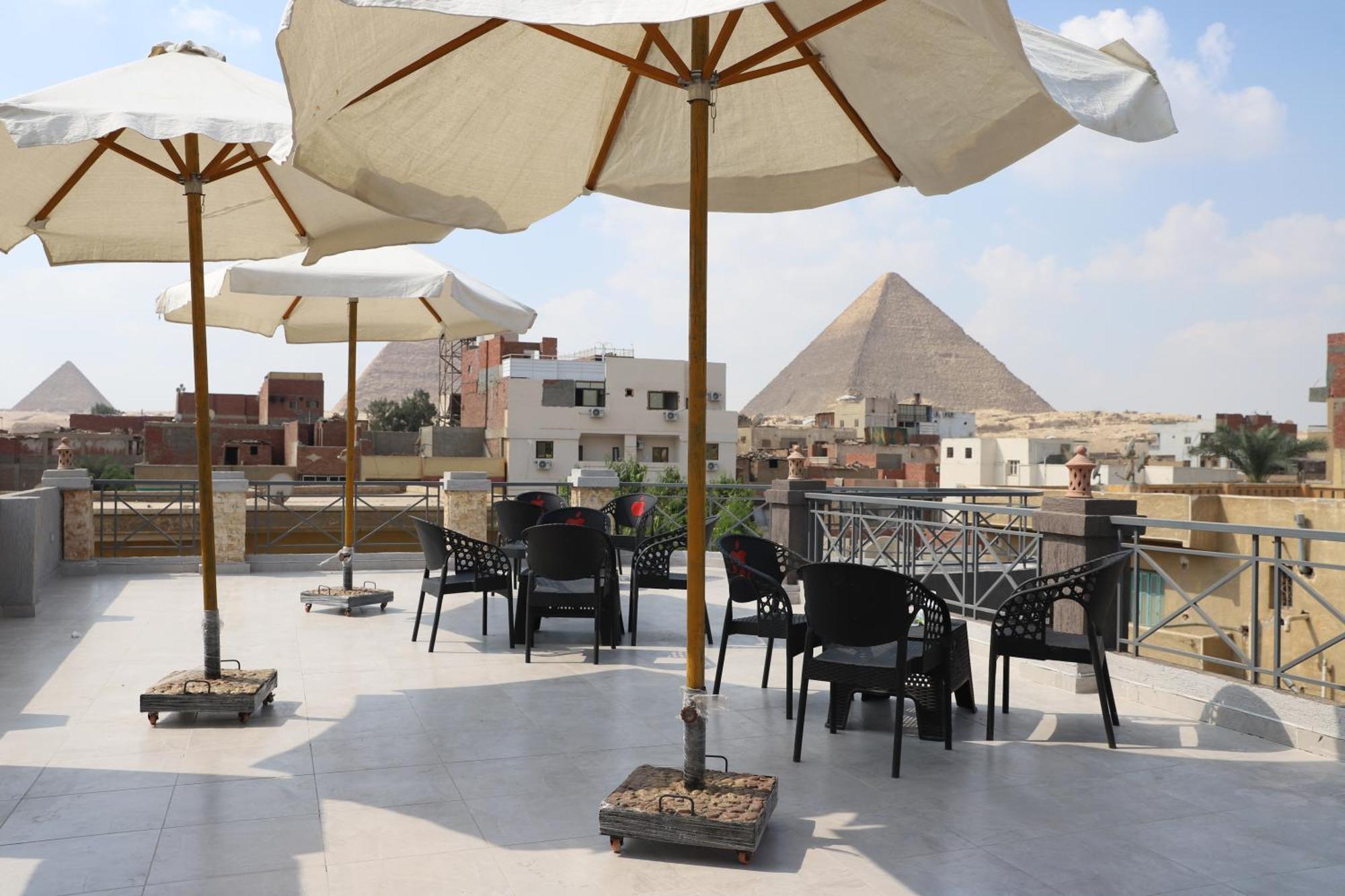 King Khufu Pyramids View Hotel Kafret el-Gabal Eksteriør billede
