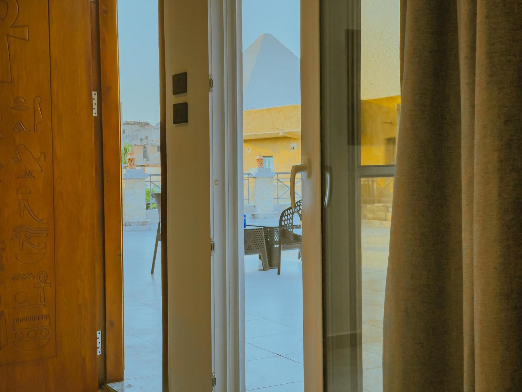 King Khufu Pyramids View Hotel Kafret el-Gabal Værelse billede